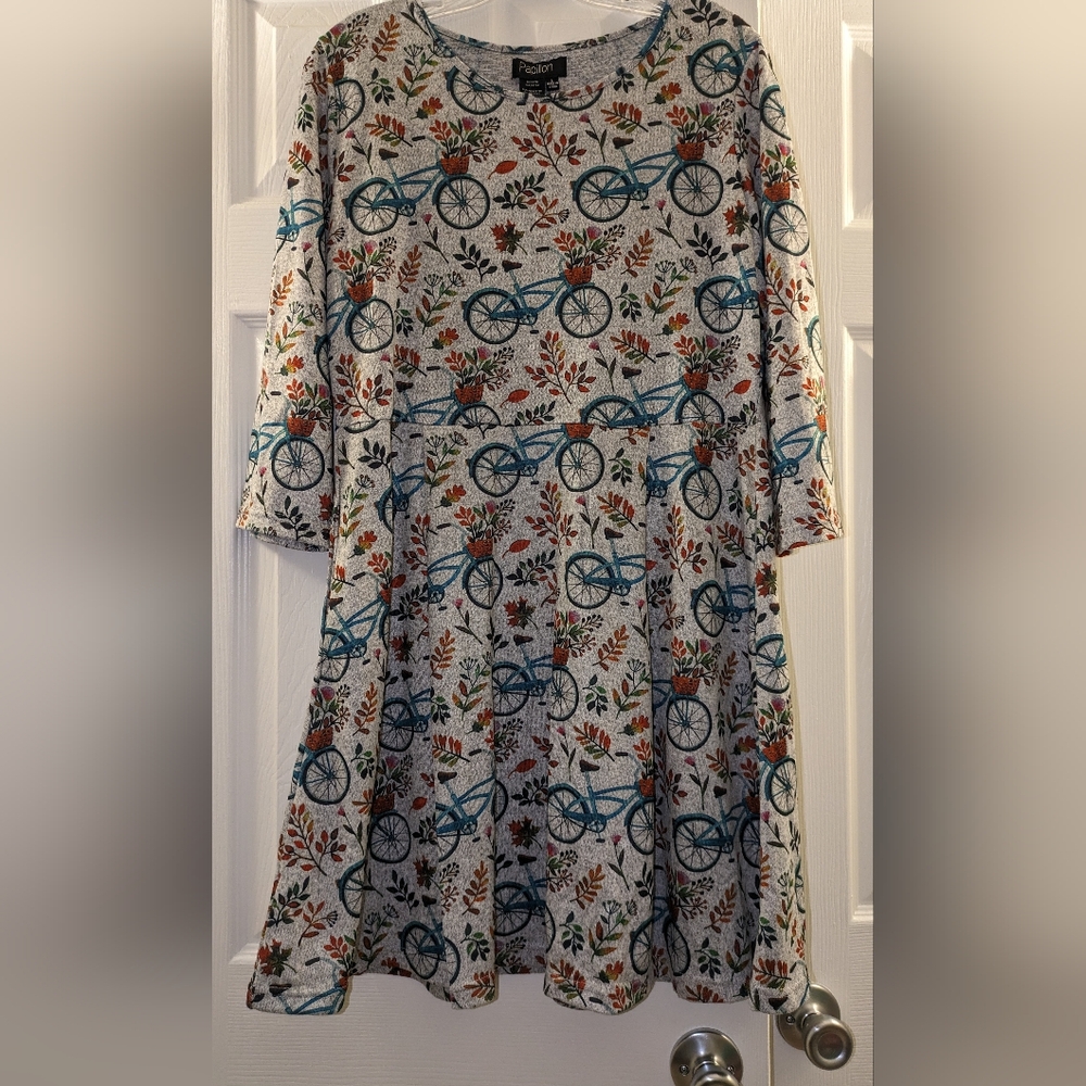 NWOT Papillon Stretchy Bicycle Dress Size L